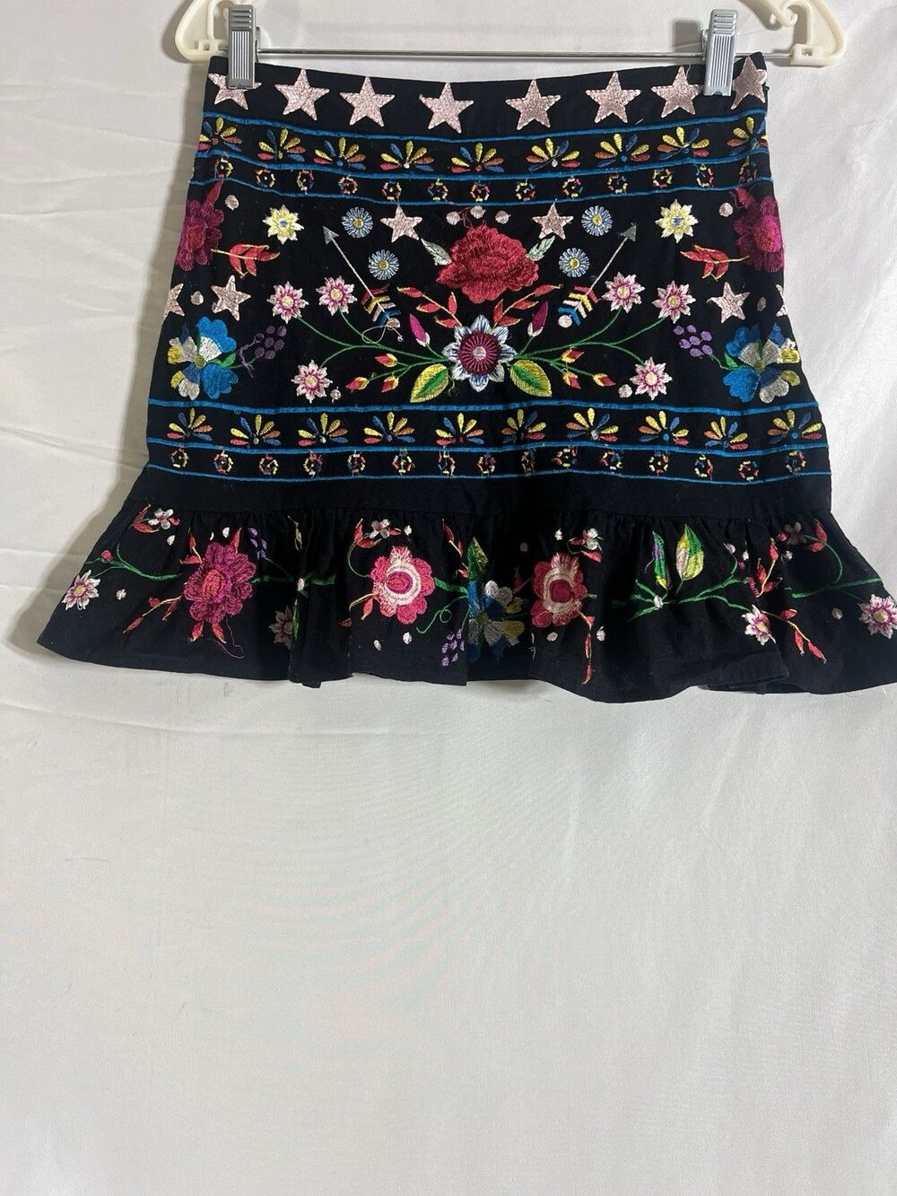 ASOS Embroidered Floral Pleated Black Skirt Sz 4